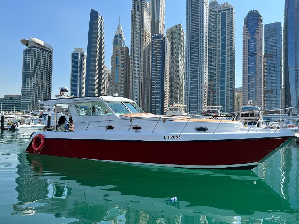 40ft yacht from outside view