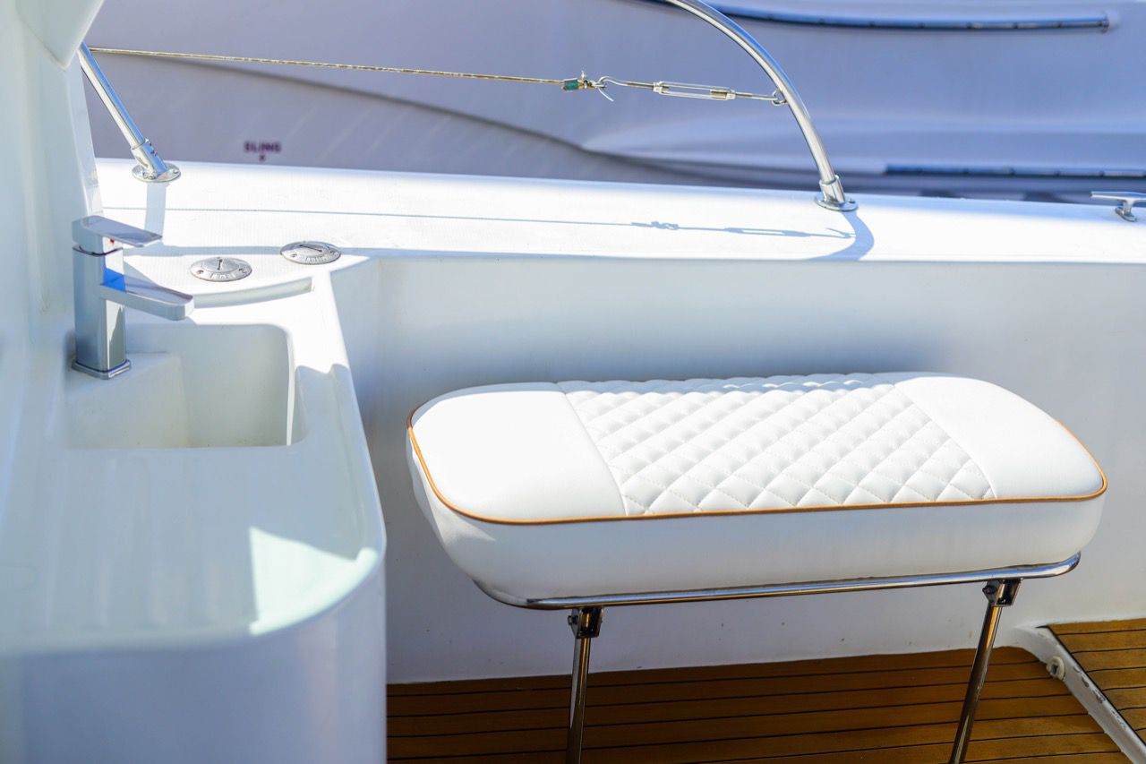 40 ft yacht washbasin