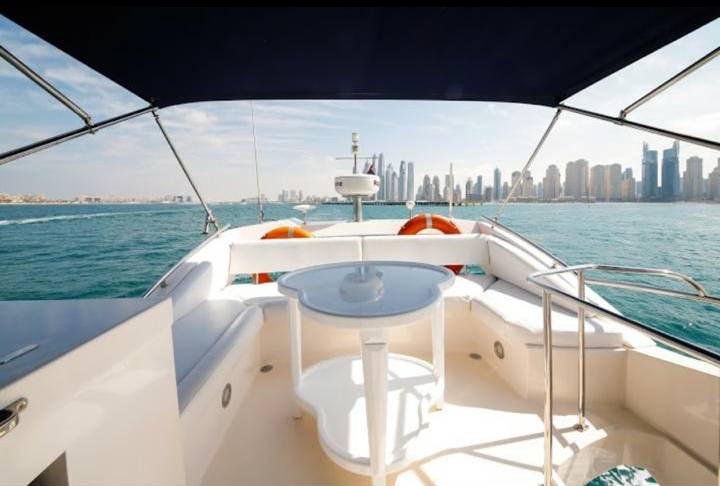 44ft yacht bedroom
